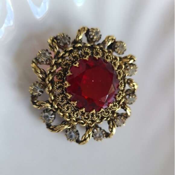 Vintage Antique Gold Brass Chunky Ruby Red Cabochon Victorian Crystal Brooch - Picture 2 of 8